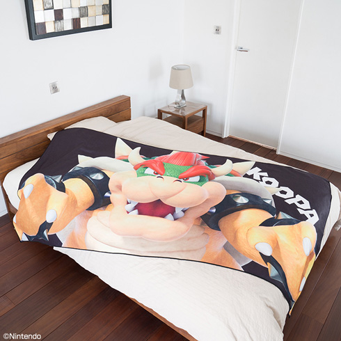 クッパ ビッグバスタオルをベッドに置いたところ
