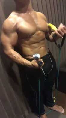 テグーマウス サイドチェスト 筋肉 モフモフ 動物 マッチョ インコ BIGKILLER