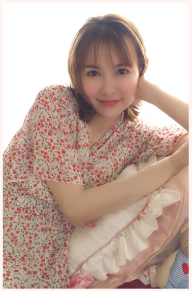 上原さくら ブログ 夫 娘 出産