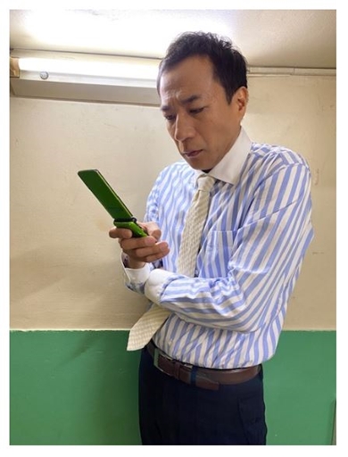 伊達みきお サンドウィッチマン 富澤たけし ナイツ塙 ガラケー スマホ