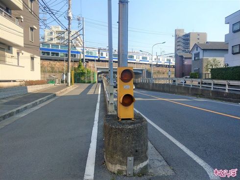 トンネルの分岐部に設置されているもの