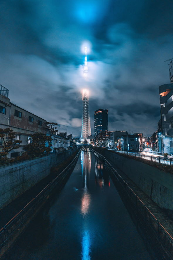 東京スカイツリー 梅雨時 写真 幻想 ファンタジー