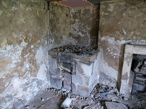 魔窟がセレブハウスに変身　モンスターが出現しそうなダンジョン風建物が数年かけて新築のようになるビフォーアフターがすごい