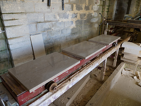 魔窟がセレブハウスに変身　モンスターが出現しそうなダンジョン風建物が数年かけて新築のようになるビフォーアフターがすごい