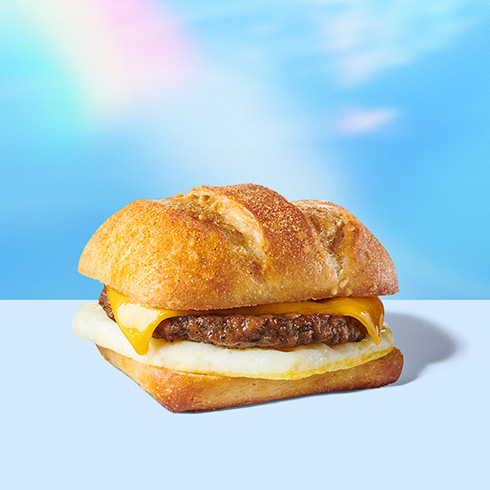 植物由来のソーセージサンドが登場　米スタバが夏の新メニュー「Impossible Breakfast Sandwich」を販売開始