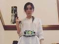 「雛形さんの方が強そう」　雛形あきこ、夫・天野浩成とともに仮面ライダーギャレンの変身ベルトをつけるも本家より貫禄が出てしまう