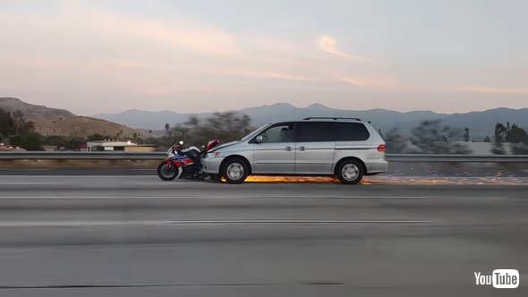 ひき逃げ 事故 バイク