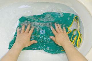 エコバッグを手洗いするところ