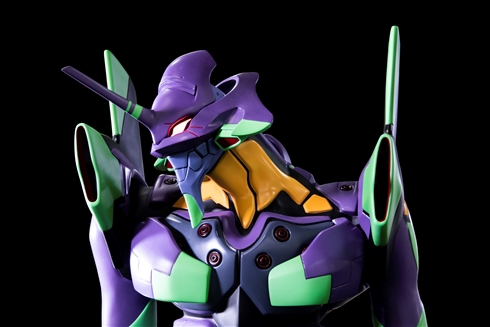 エヴァンゲリオン初号機フィギュア 2種類 2メートル超えの「エヴァンゲリオン初号機」フィギュアが予約
