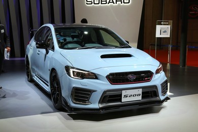 スバル S208