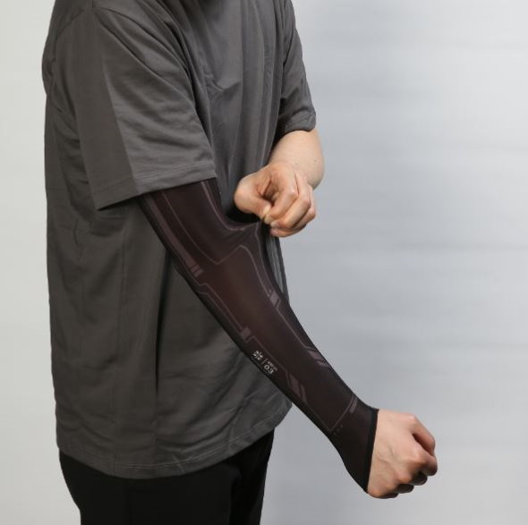 AIM COVER eスポーツ BeANCAが 虹色 発光 “AIM力アップ