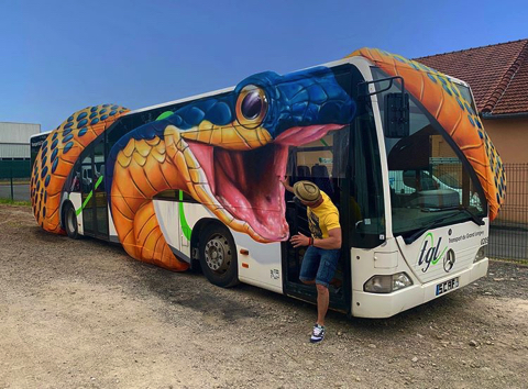 迫力満点の3Dグラフィティアート