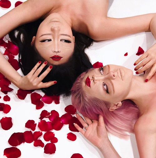 奇抜なパフォーマンスアート