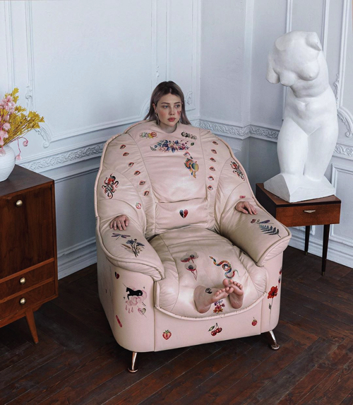 奇抜なパフォーマンスアート