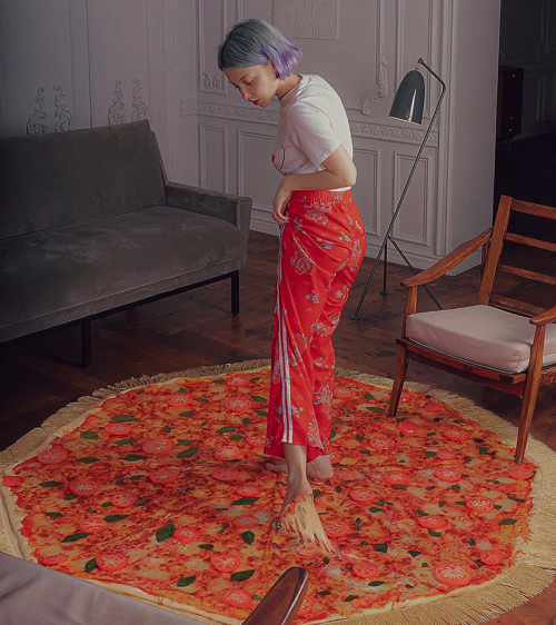 奇抜なパフォーマンスアート