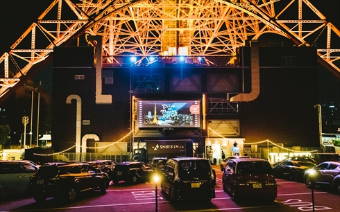 万博 ドライブインシアター