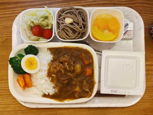 機内食 再現 自宅 フライト 食器 アイデア