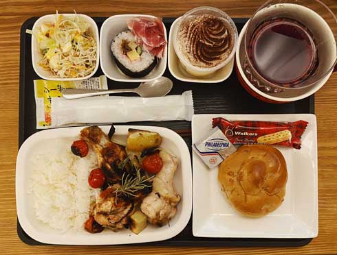 機内食 再現 自宅 フライト 食器 アイデア