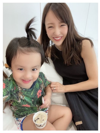 アレクサンダー 川崎希 前田敦子 板野友美 峯岸みなみ