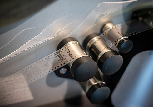 GitHubが1000年先を見通したコード保管を開始　北極圏の永久凍土深さ250メートルにあるアーカイブ施設