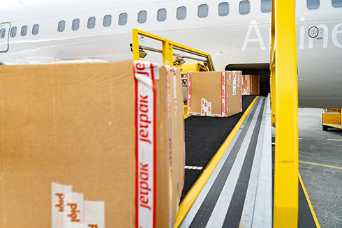 GitHubが1000年先を見通したコード保管を開始　北極圏の永久凍土深さ250メートルにあるアーカイブ施設