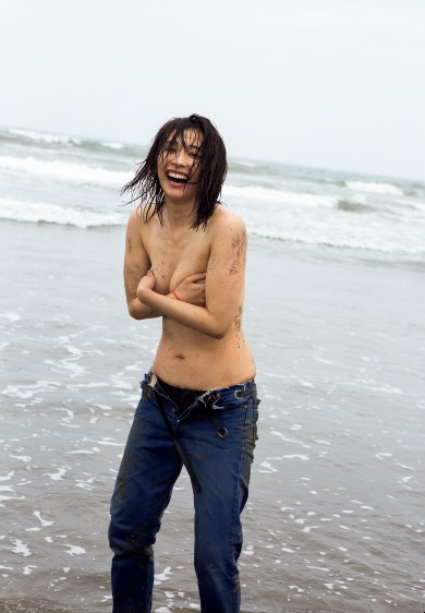 戦隊ヒロイン プレイボーイ 新條由芽 工藤美桜 小宮有紗 山崎真実 大久保桜子