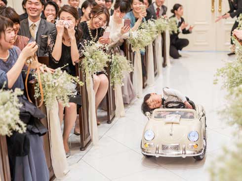 結婚式 リングボーイ 爆睡 子ども 車 ラジコン