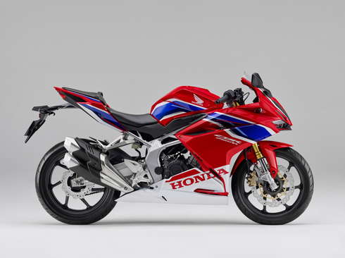打倒Ninja ZX-25Rか！ 「CBR250RR」がパワーアップして刷新、CBR