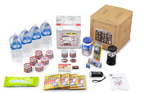 アイリスオーヤマ、自宅避難に特化「ライフラインボックス」など　東日本大震災を経験した防災士監修の防災セットを発売