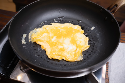 卵を焼くところ