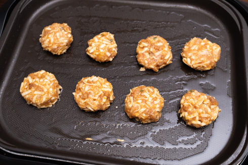 つくねを焼くところ