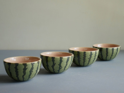 スイカのおちょこ　斜め横から