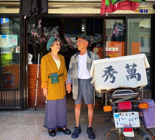 まるでモデルのような80代夫婦