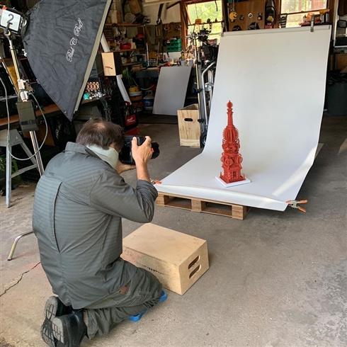 緻密に作り込まれた紙の建築アート　古代遺跡みたいな迫力がすごい