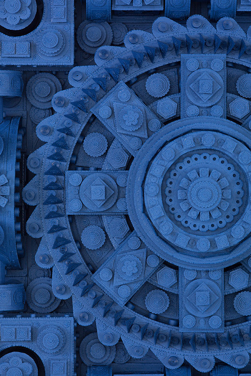 緻密に作り込まれた紙の建築アート　古代遺跡みたいな迫力がすごい