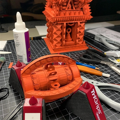 緻密に作り込まれた紙の建築アート　古代遺跡みたいな迫力がすごい