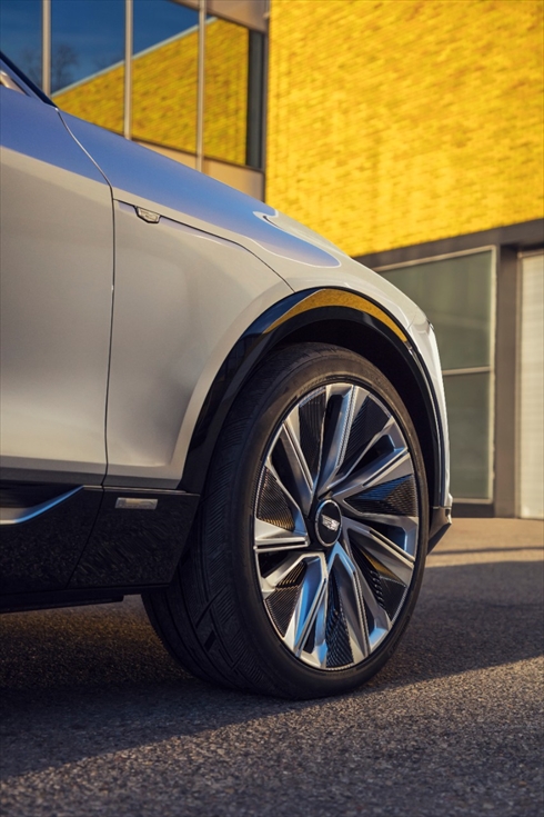 キャデラック「リリック」