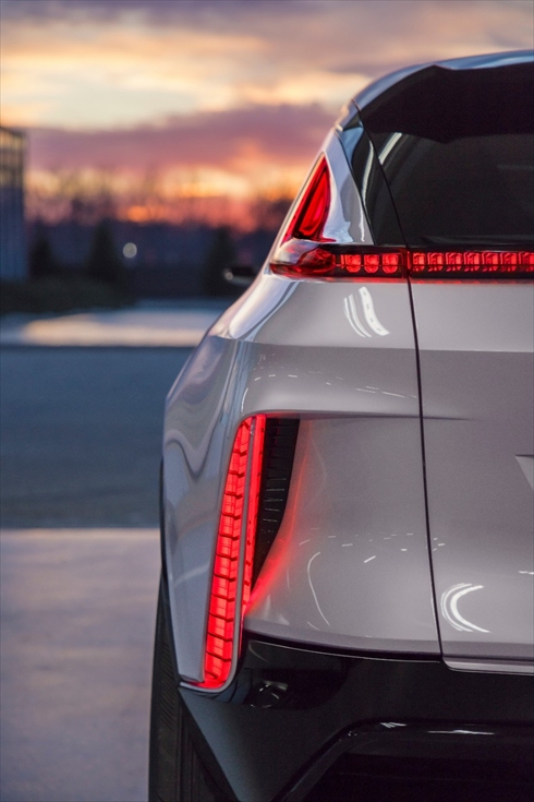 キャデラック「リリック」