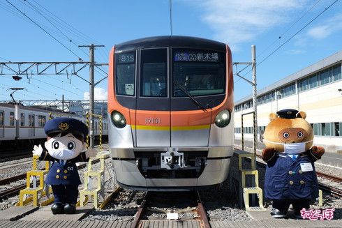 東京メトロ 17000系 外観