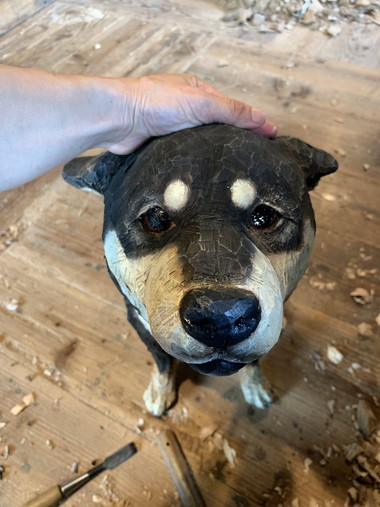 彫刻に寄せる月くん