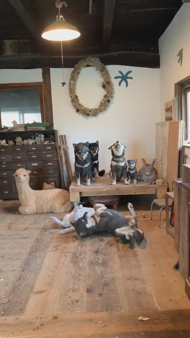 彫刻に寄せる月くん