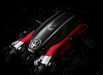 フェラーリ製V型8気筒ツインターボエンジンを搭載