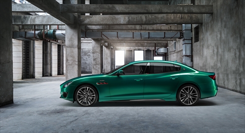 マセラティ「クアトロポルテ トロフェオ」