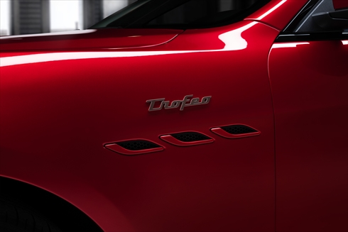 マセラティ「ギブリ トロフェオ」