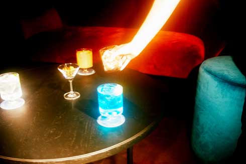 表向き コーヒースタンド 裏でこっそりバーを営んでいる 店 JANAI COFFEE 恵比寿