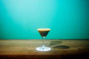 表向き コーヒースタンド 裏でこっそりバーを営んでいる 店 JANAI COFFEE 恵比寿