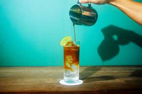 表向き コーヒースタンド 裏でこっそりバーを営んでいる 店 JANAI COFFEE 恵比寿