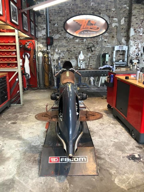 キングストン カスタム BMW