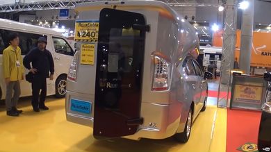 プリウス キャンピングカー 魔改造