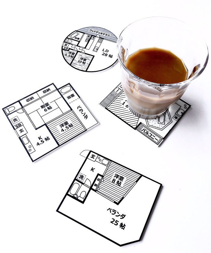 変な物件の「間取り図」で作ったコースターがユーモア全開でほしくなる　「ベランダ広すぎ！」「ほぼ風呂」